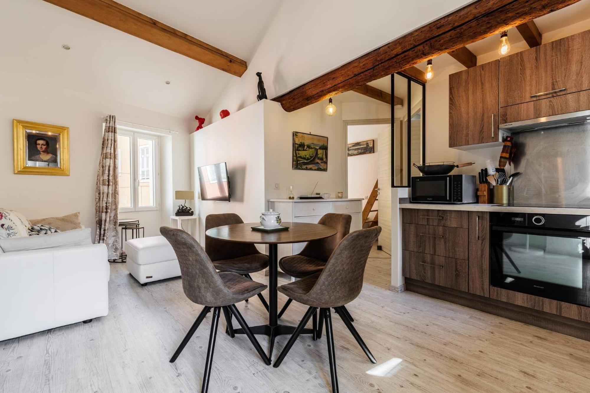 Cocon Dans La Vieille Ville Вильфранш-сюр-Мер Экстерьер фото