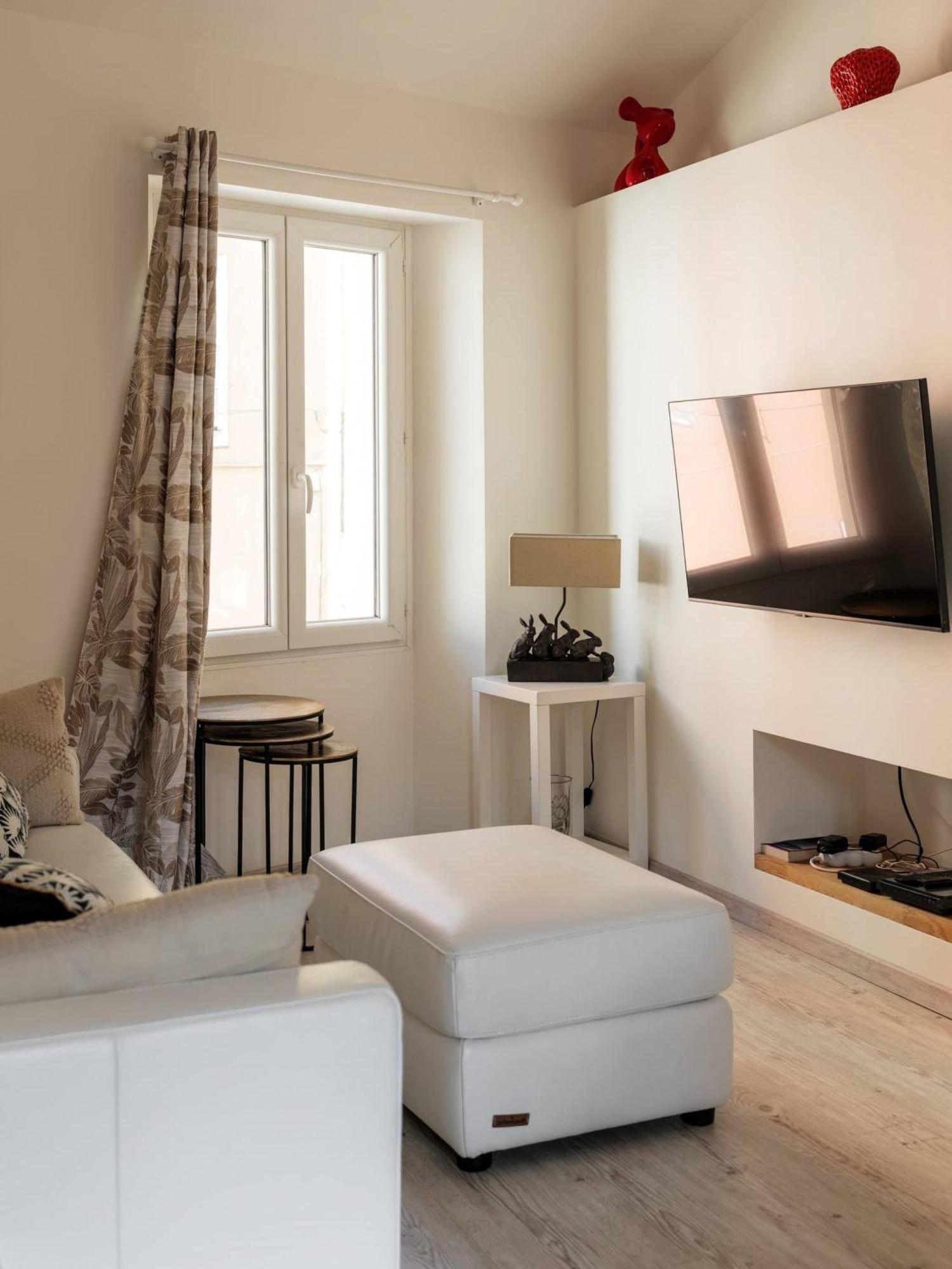 Cocon Dans La Vieille Ville Вильфранш-сюр-Мер Экстерьер фото